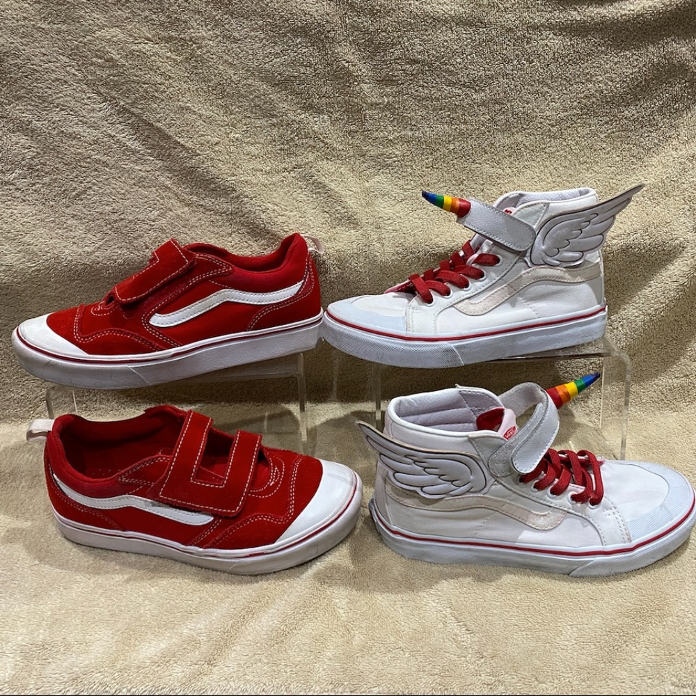 Lot of 2 VANS Old Skool and Unicorn Size 4